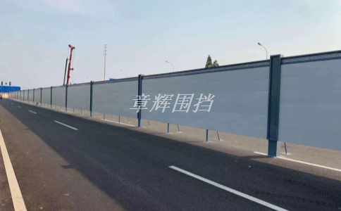 簡易圍擋在城市商業(yè)廣場或公共場所中的使用壽命如何延長？（城市商業(yè)廣場或公共場所中簡易圍擋的防紫外線和抗老化要求）
