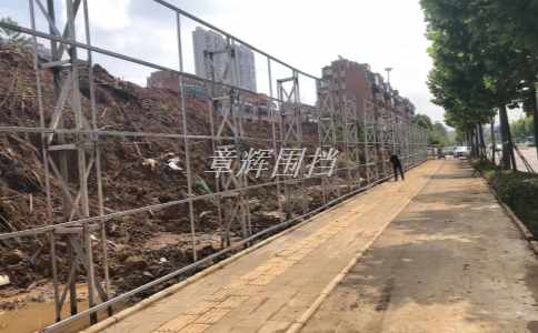 簡易圍擋在運動會或文化活動中的多功能性能如何表現(xiàn)？（運動會和文化活動中簡易圍擋的多重應(yīng)用）