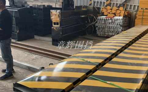 如何通過設(shè)計合理的圍擋結(jié)構(gòu)和材料選擇來增強簡易圍擋的隱私保護(hù)功能？（簡易圍擋隱私保護(hù)設(shè)計方案）