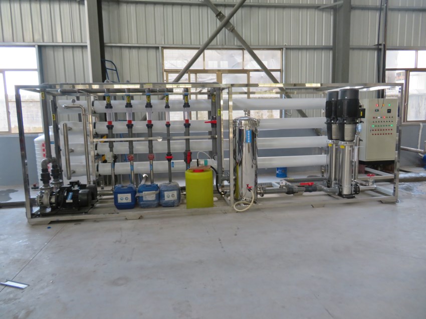 工業(yè)反滲透去離子水設(shè)備,大型鍋爐反滲透除鹽水處理設(shè)備